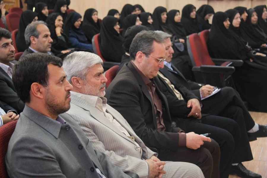 دکتر مهر محمدی در دیدار با نمایندگان دانشجو معلمان استان فارس - جشنواره قرآن و عترت